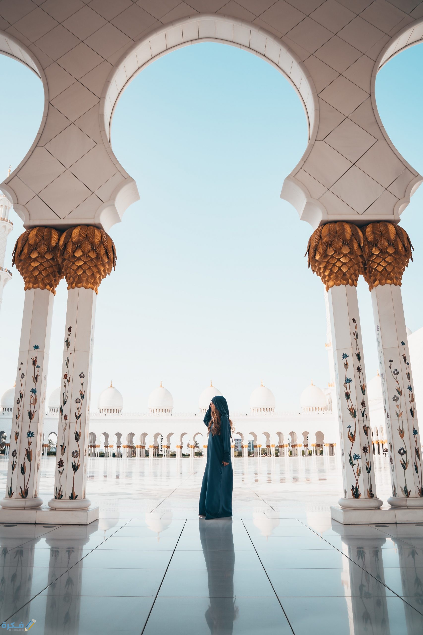 تفسير رؤية الصلاة في غير اتجاه القبلة 1 pexels photo 1122407 scaled