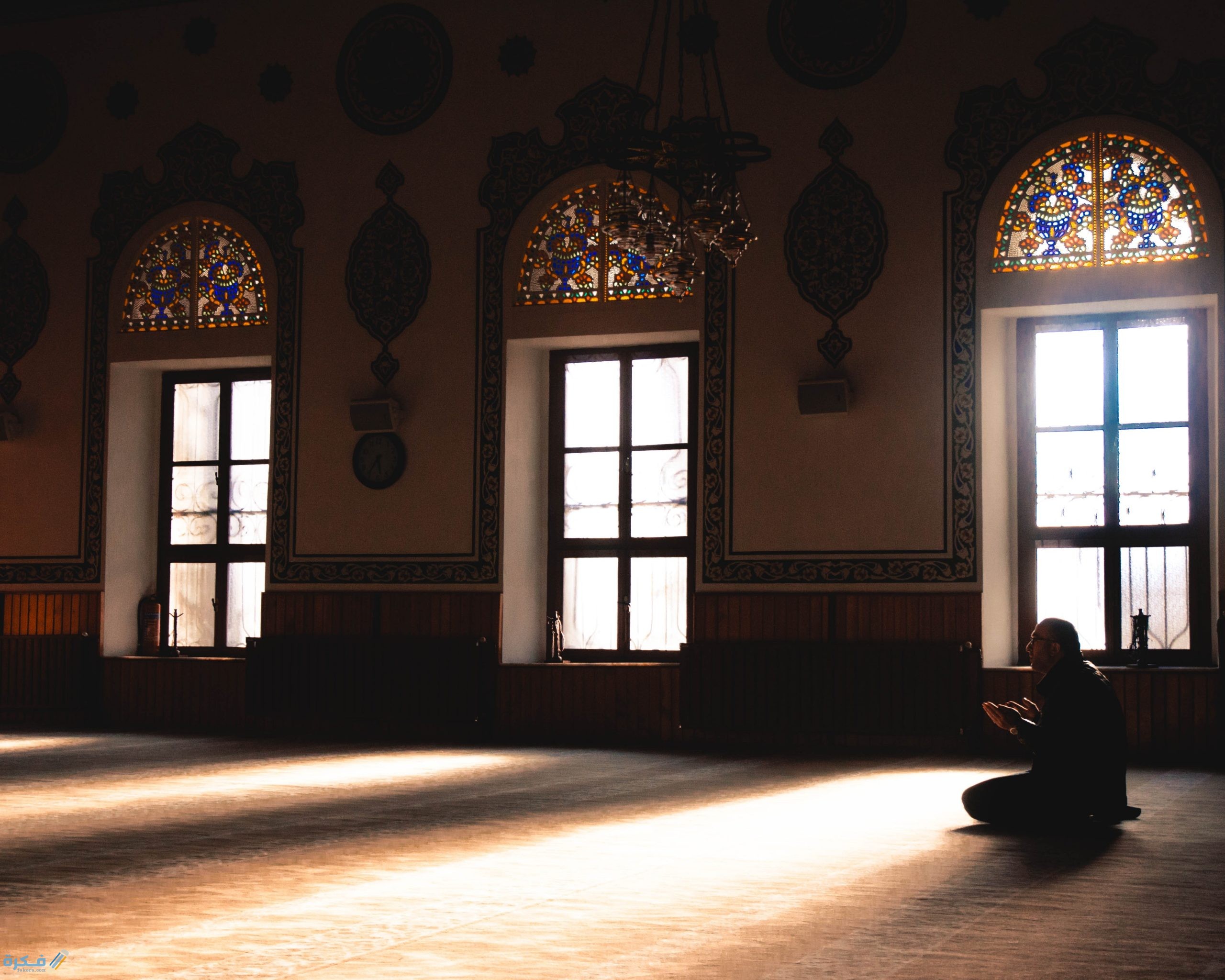 تفسير رؤية قراءة التحيات في المنام 1 pexels photo 2112049 scaled