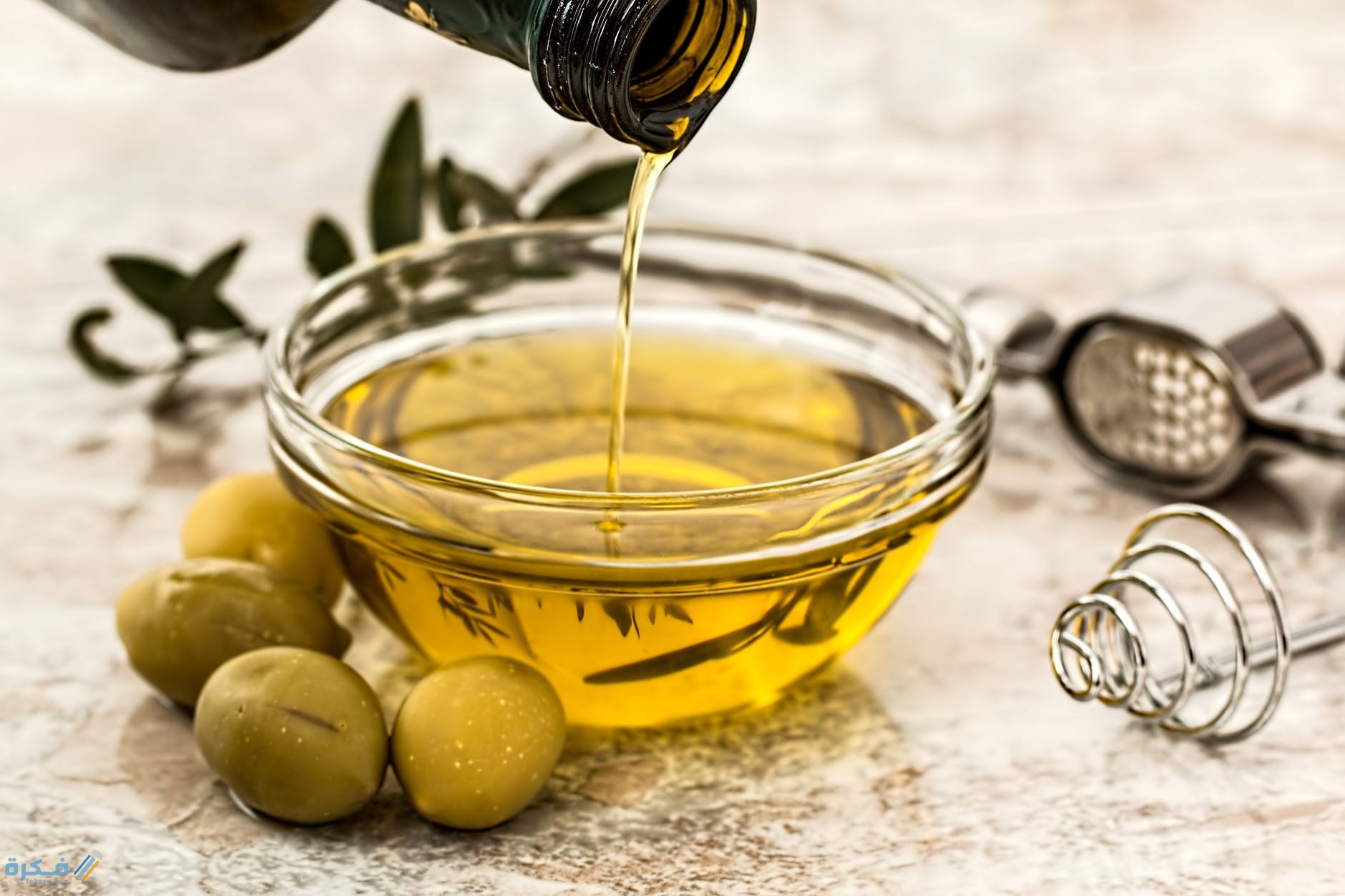 ما تفسير رؤية دهن الجسم بزيت الزيتون 1 olive oil salad dressing cooking olive