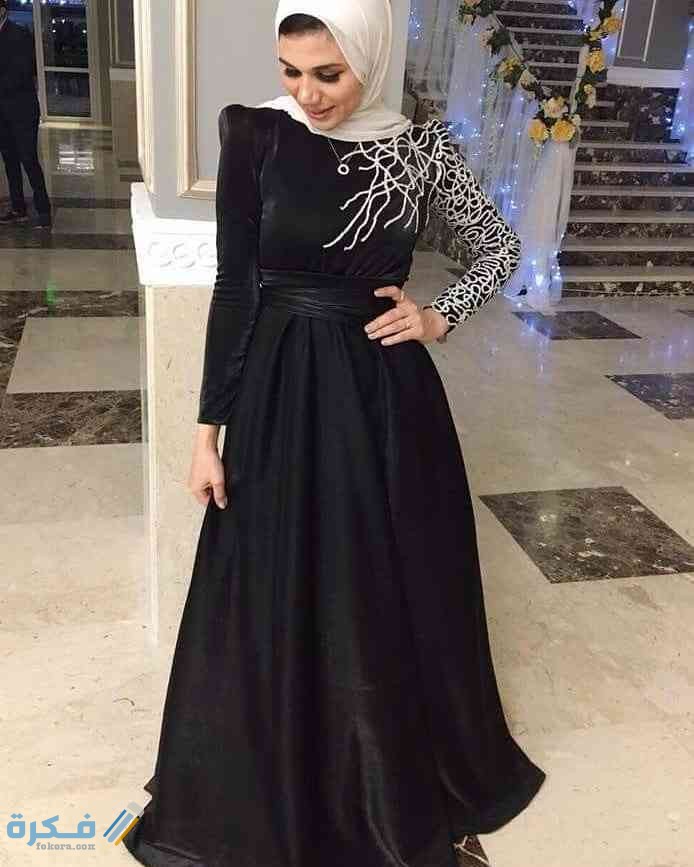 صور فساتين سهرة سوداء شتوية قصيرة 2025 فساتين سهرة سوداء للمحجبات 1 محجبات بلون اسود