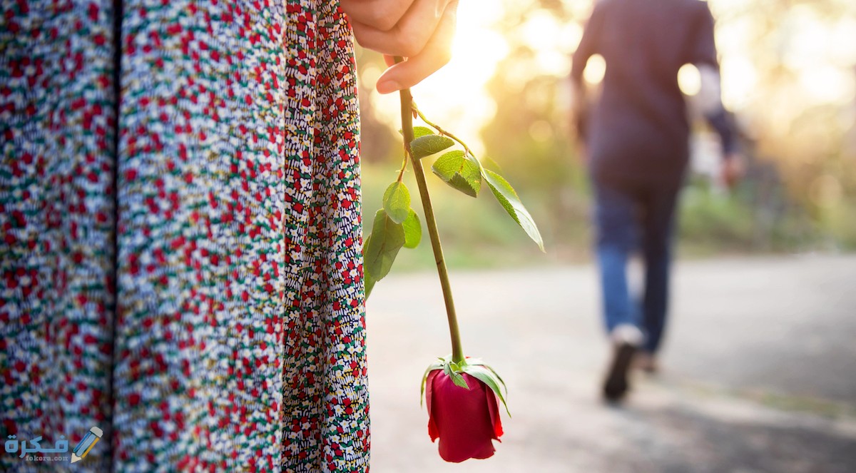 تفسير حلم طليقي في بيت أهلي 1 Separation as a powerful relationship tool – Barry Vissell – Man walking away from a woman with a rose