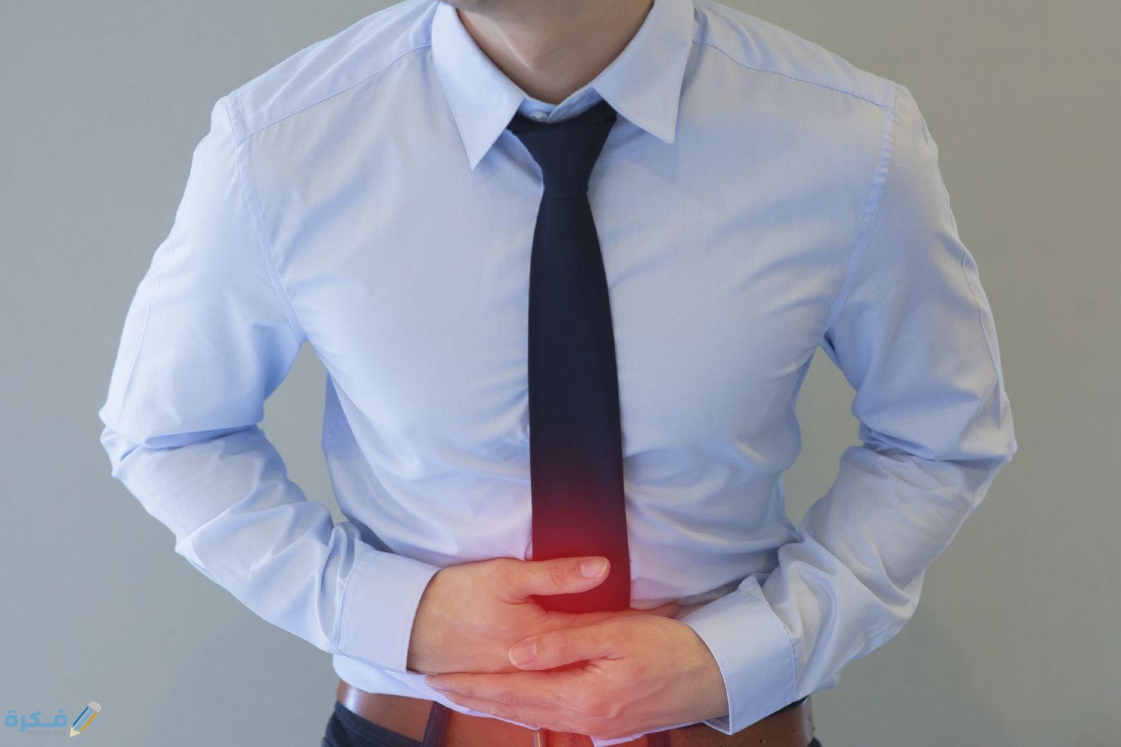 11 شرح خطوات علاج حموضة المعدة بالاعشاب 1 man stomach indigestion heartburn gerd iStock 000081941499 Medium