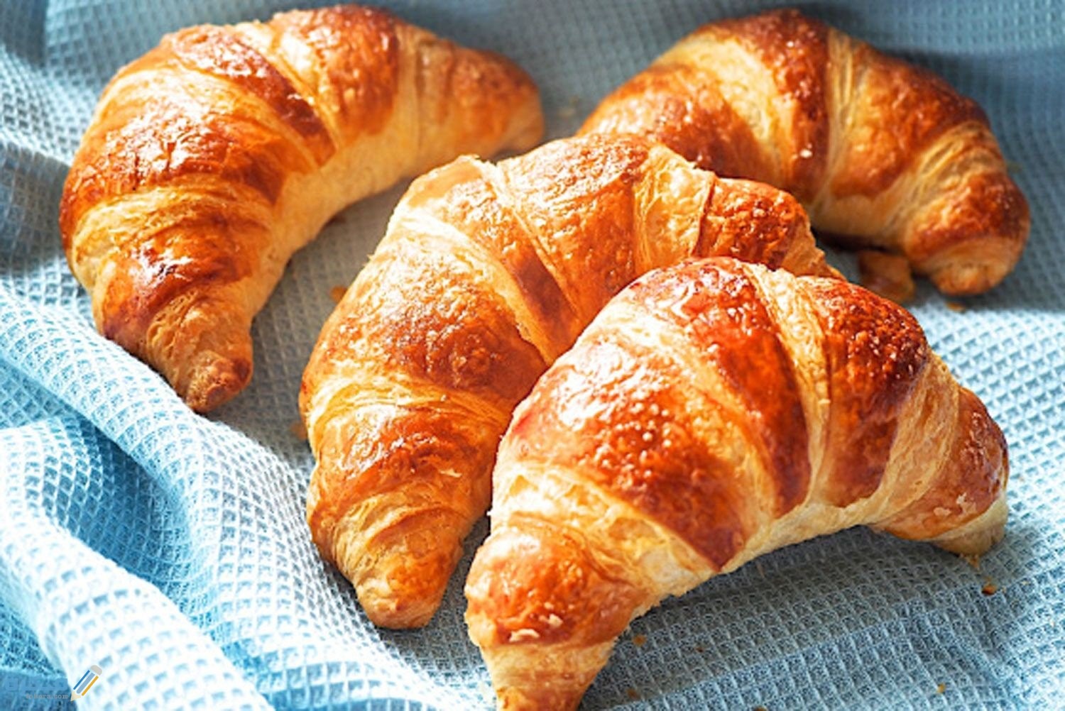 تفسير رؤية الكرواسون في المنام 1 cornetti italian croissants 24713 1