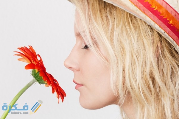 سبب ذهاب حاسة الشم والتذوق 1 Vitals SmellingFlower