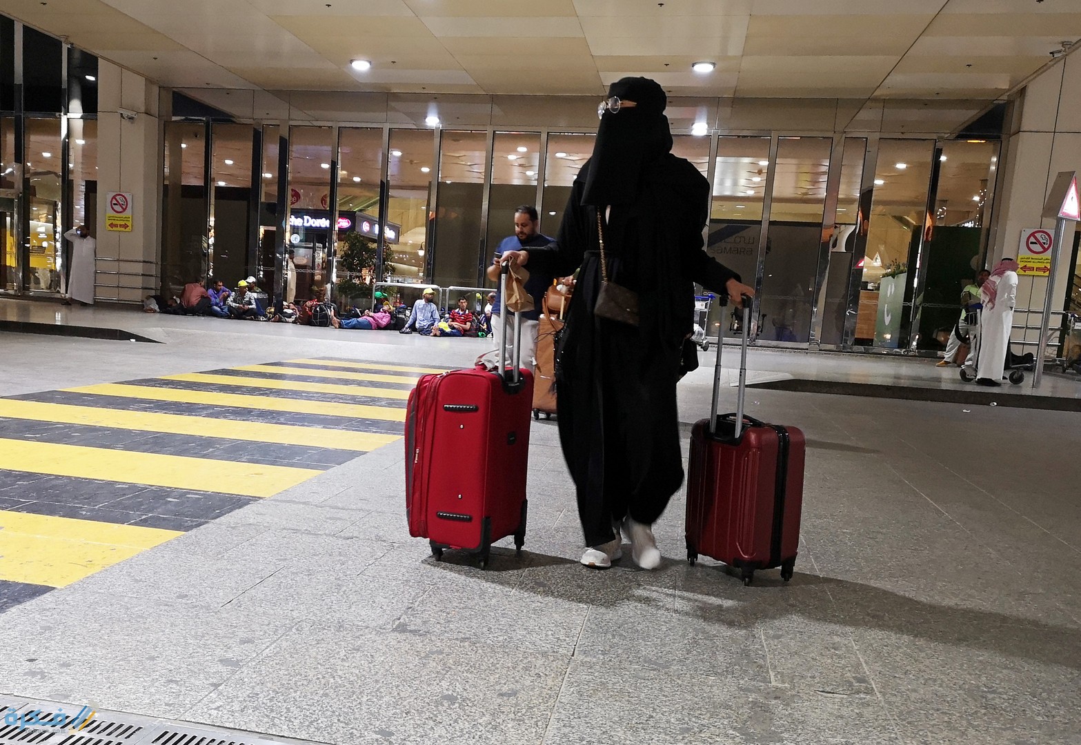 هل يجوز سفر المرأة بدون محرم 1 هل يجوز سفر المرأة بدون محرم