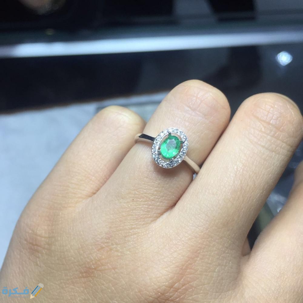 تفسير رؤية خاتم بفص اخضر في المنام 1 emerald ring gemstoneking oval green nano