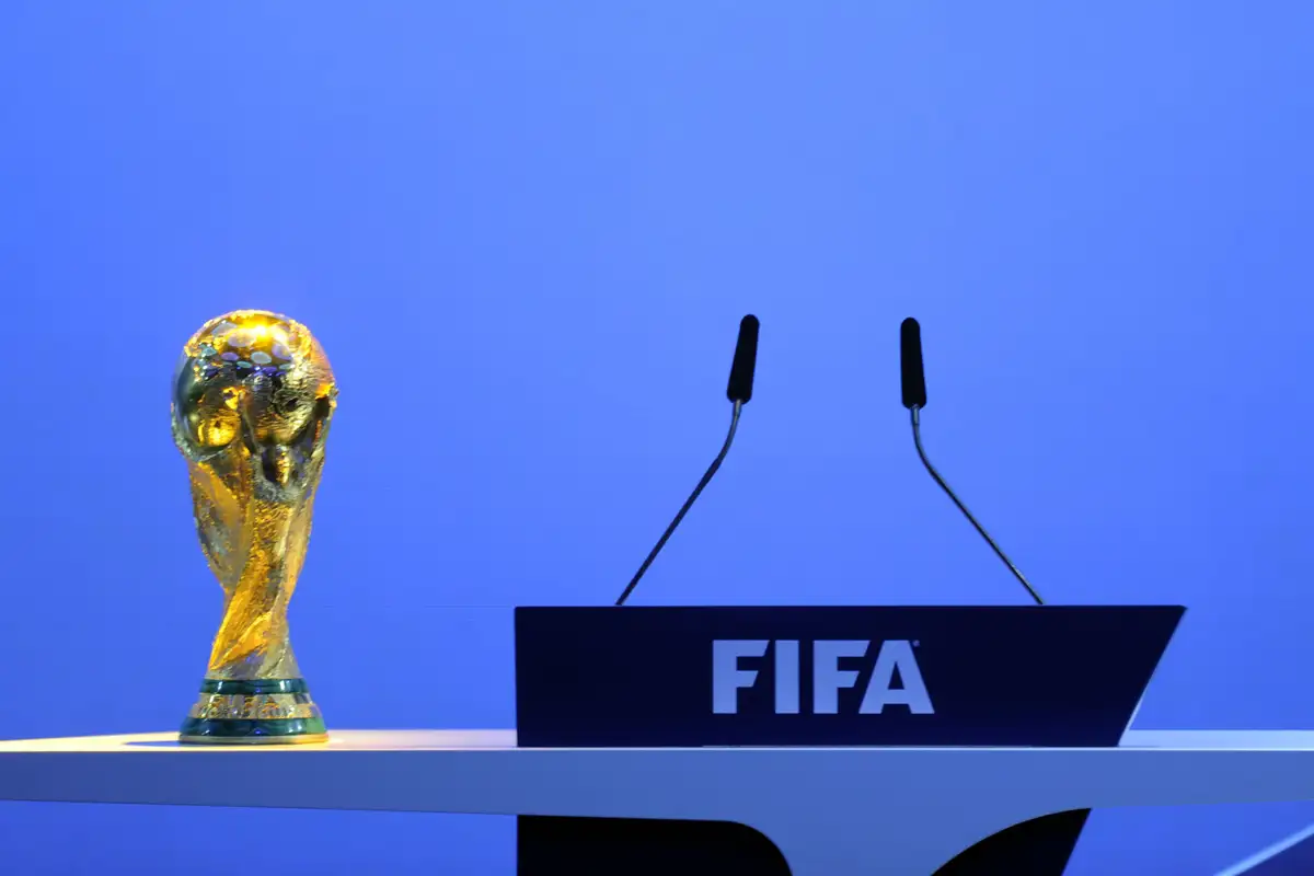 من هو المسئول عن تنظيم بطولات كأس العالم 1 ما هي بطولة كأس العالم