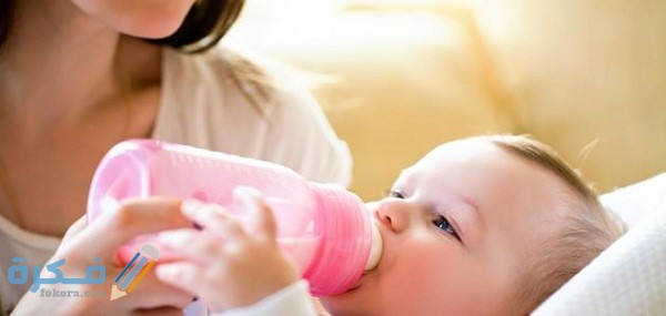 هل يمكن إطعام الطفل الرضيع في الشهر الثالث 1 هل يمكن إطعام الطفل الرضيع في الشهر الثالث؟
