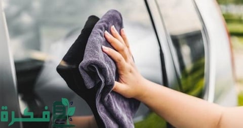 احسن 5 طرق تنظيف زجاج السيارة 1 تنظيف زجاج السيارة