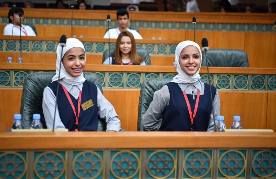 اذاعة مدرسية عن البرلمان الطلابي؛ مع مقدمة وخاتمة 1 اذاعة مدرسية عن البرلمان الطلابي