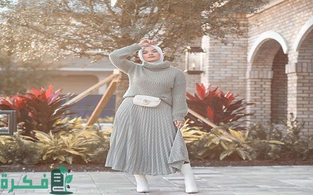 الألوان التي تتناسب مع اللون الرمادي في الملابس الألوان التي تتناسب مع اللون الرمادي في الملابس