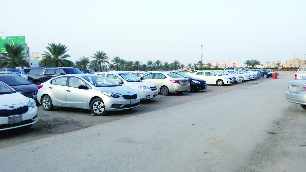 مكاتب تأجير السيارات تشهد إقبالا كبير بسبب الأمطار 2 477196