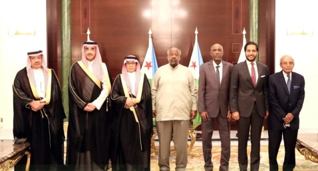 الرئيس الجيبوتي يلتقي رئيس اتحاد الغرف السعودية الرئيس الجيبوتي يلتقي رئيس اتحاد الغرف السعودية