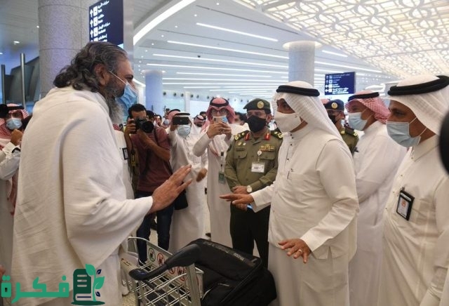 وزير الحج يعلن استكمال خدمة المعتمرين بعد موسم الحج 2 وزير الحج مُرحِّبًا بإصدار أول تأشيرة عمرة بعد الحج: أهلاً بضيوف الرحمن من كل مكان