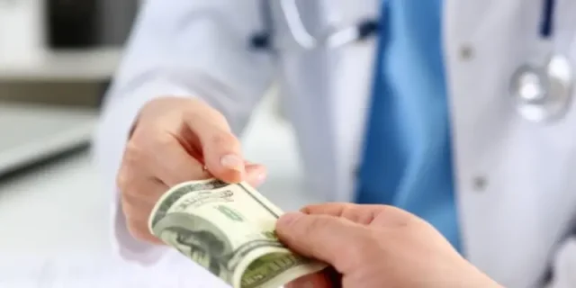 راتب الطبيب في العراق بالدولار راتب الطبيب في العراق بالدولار