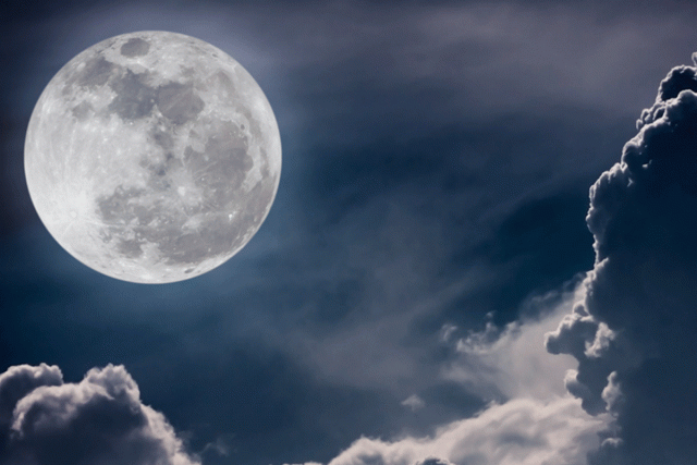 تفسير رؤية صعود القمر في المنام