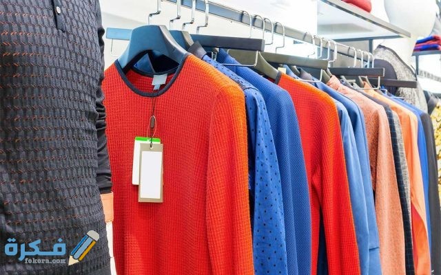 تفسير رؤية الميت يهدي ملابس في المنام