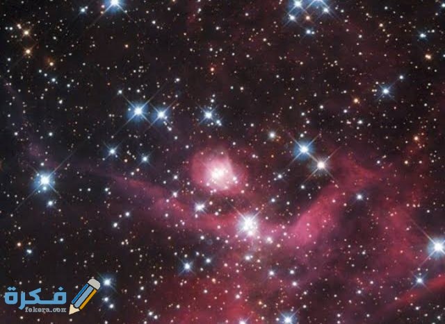 مجموعة كبيرة جدا من النجوم مترابطة معا بالجاذبية