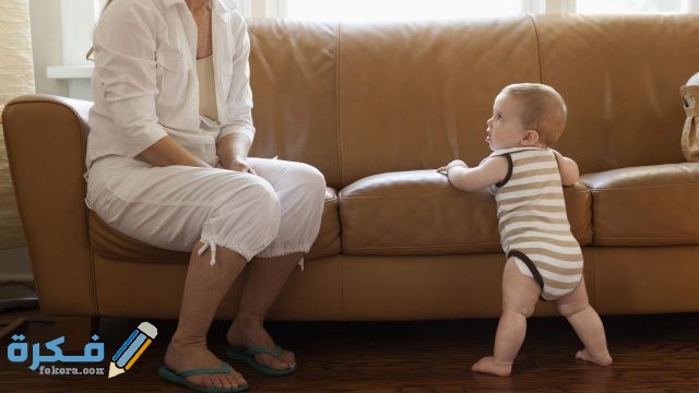 متى تقلق الأم حيال تقوس ساقي الطفل 