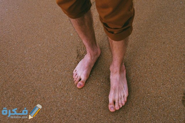تفسير حلم القدم مجروحة close up photo of person standing on seashore 1249546
