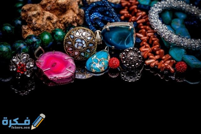 الحلى من الاحجار الكريمة