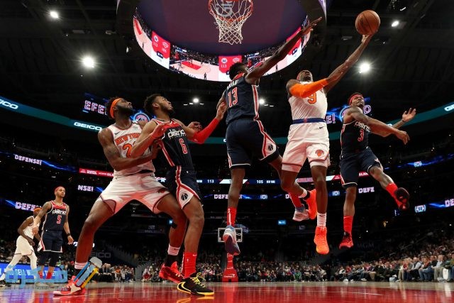 كم عدد لاعبي كرة السلة