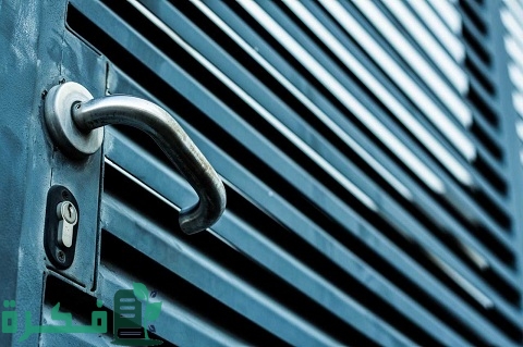 تنظيف أبواب الحديد الخارجية