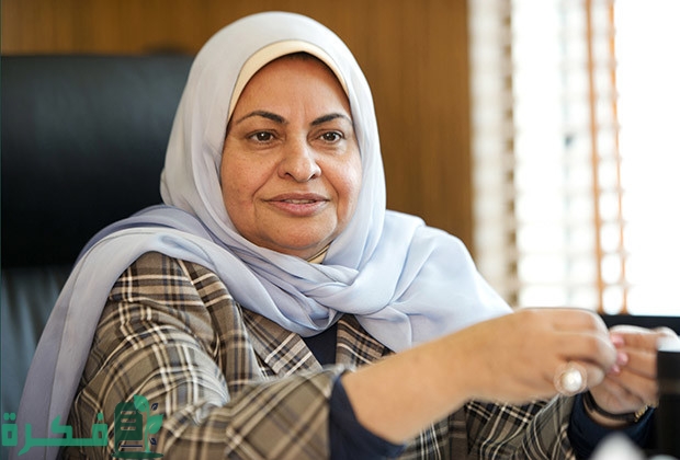 المرأة الكويتية التي شاركت في إطفاء الآبار المرأة الكويتية التي شاركت في إطفاء الآبار