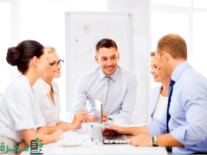 فن التعامل مع الزملاء في بيئة العمل