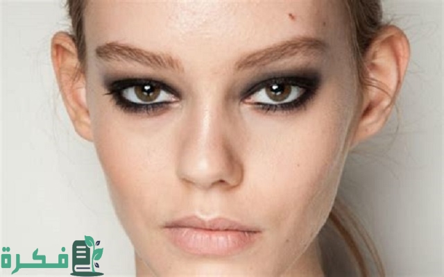 ما ألوان الظلال المناسبة للعيون البنية التحتية؟