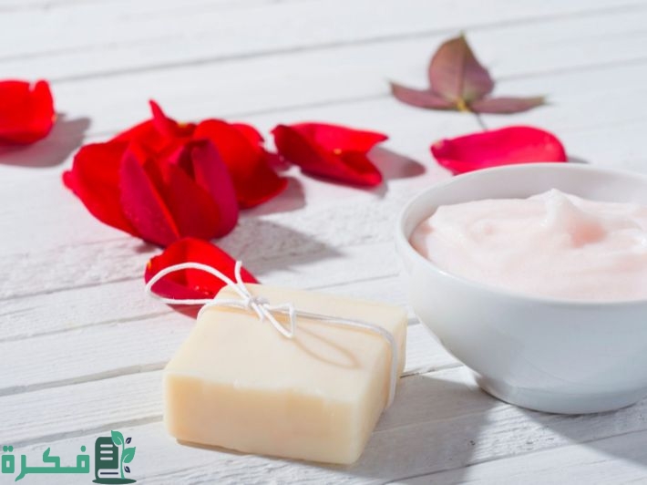 خطوات صناعة صابونة ماء الورد والشوفان