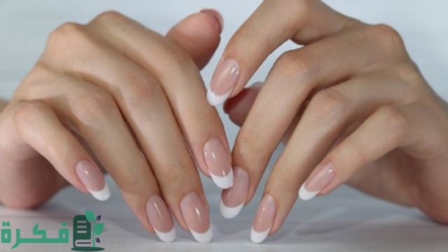 طريقة عمل مناكير فرنسي مثلث