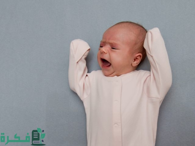 بكاء الرضيع فجأة وهو نائم