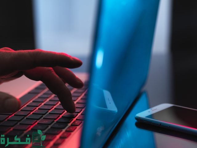 كيفية اختراق الفيس بوك بمجرد الضغط على الرابط