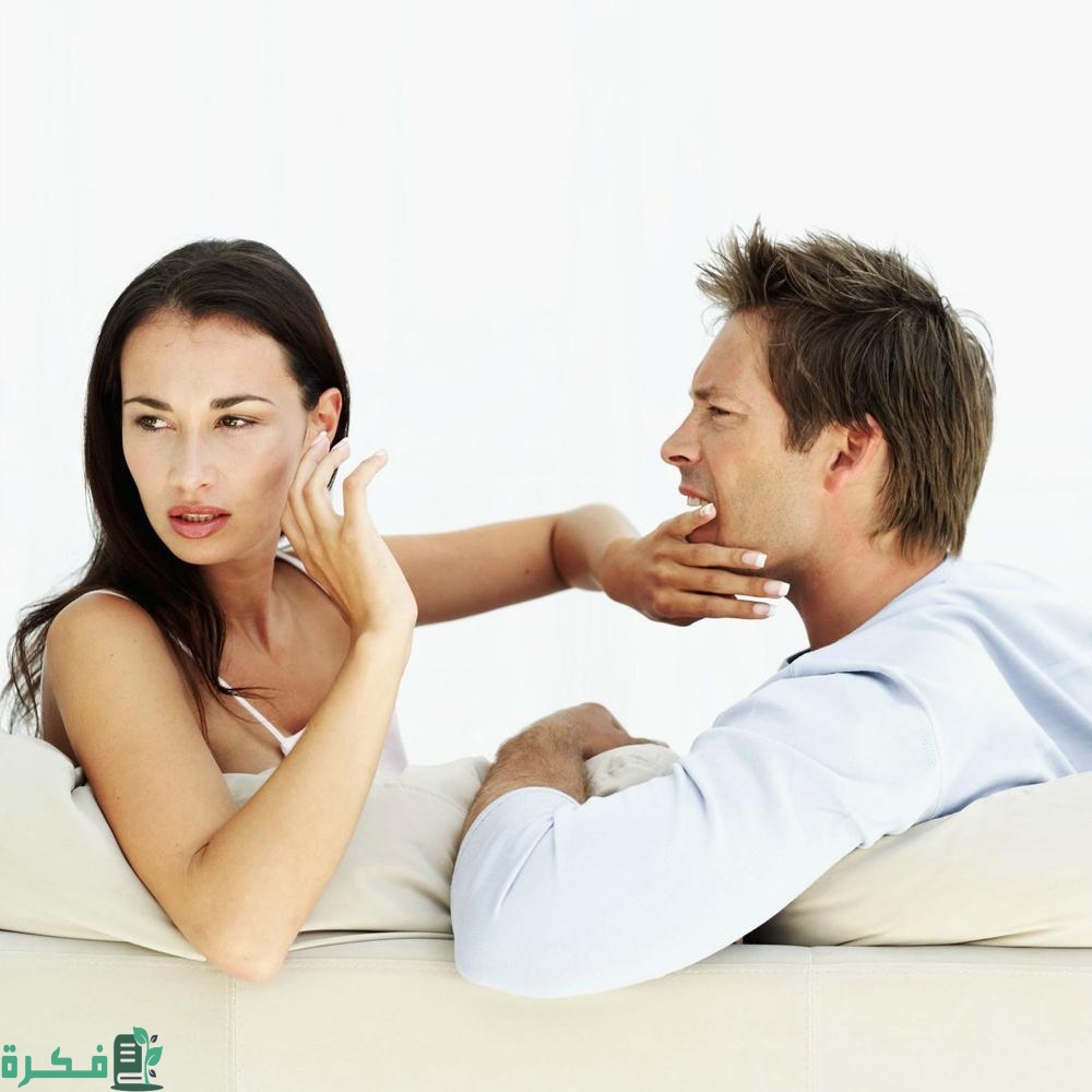 هل يجوز الطلاق من الزوج الكذاب المخادع