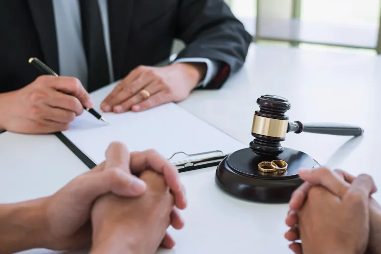 هل يجوز للزوجة الأولى طلب الطلاق بسبب التعدد