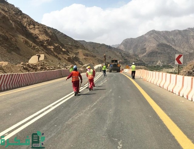 إغلاق جزئي واستحداث حارات.. بدء أعمال التحسين في طريق الخليج العربي بسيهات