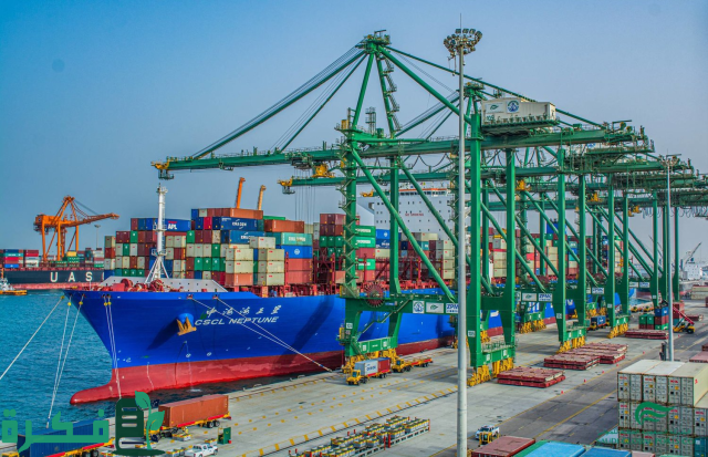 "الموانئ" تلزم الناقلين ومشغلي محطات المناولة بالالتزام بالأوزان