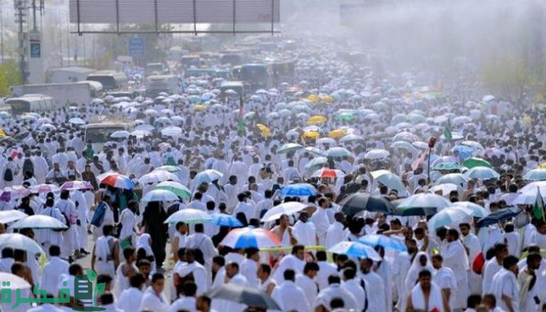 "الصحة السعودية" تدعو الحجاج لتجنب وقت "ذروة الحرارة" عند الخروج لأداء النسك 2 "وزير الصحة" يدعو الحجاج لتجنب وقت "ذروة الحرارة" عند الخروج لأداء النسك