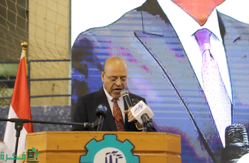 وزير العمل: حريصون على تعزيز علاقات العمل بين جميع أصحاب الأعمال و العمال