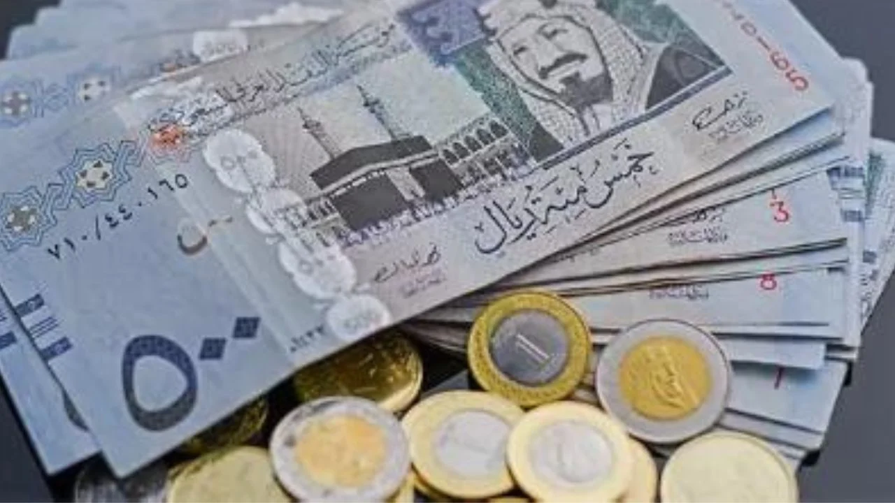 تفاصيل صرف راتب 700 ريال إضافي لبعض الفئات في السعودية وفق توضيح وزارة المالية
