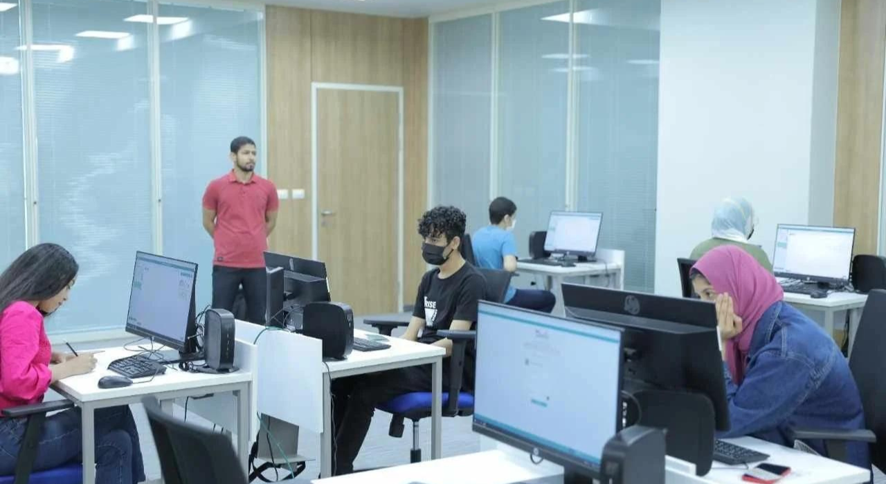 ما هي التخصصات الجامعية الأكثر حظًا في العمل بالمملكة العربية السعودية 4 احصل على وظيفتك المثالية .. أفضل عشر تخصصات جامعية للعمل بالمملكة العربية السعودية