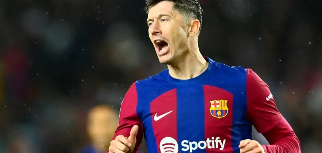عاجل .. السعودية تقدم عرض مغري لضم نجم نادي برشلونة .. فهل يرحل اللاعب عن الفريق؟