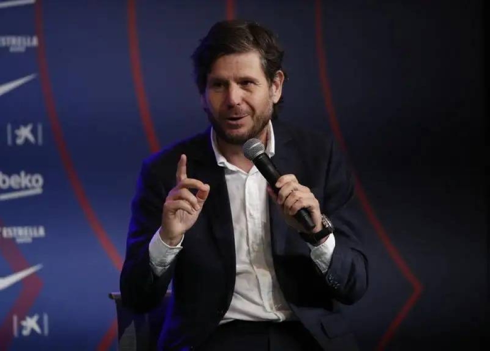 الأهلي يخطو نحو التعاقد مع "مهندس صفقات برشلونة" السابق