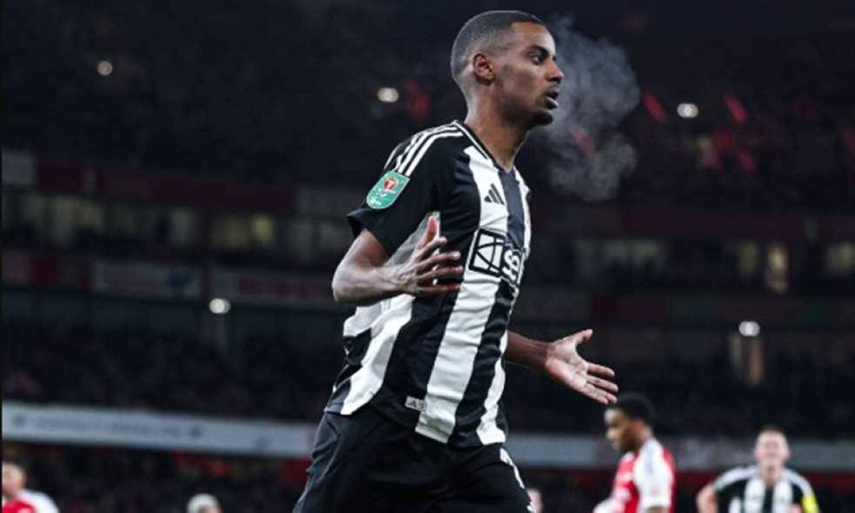 إصابة إيزاك تفتح باب التكهنات حول انتقاله للهلال