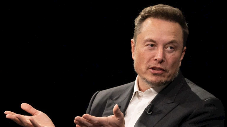 إيلون ماسك يكشف عن مشروعه لبناء أكبر مركز بيانات في السعودية