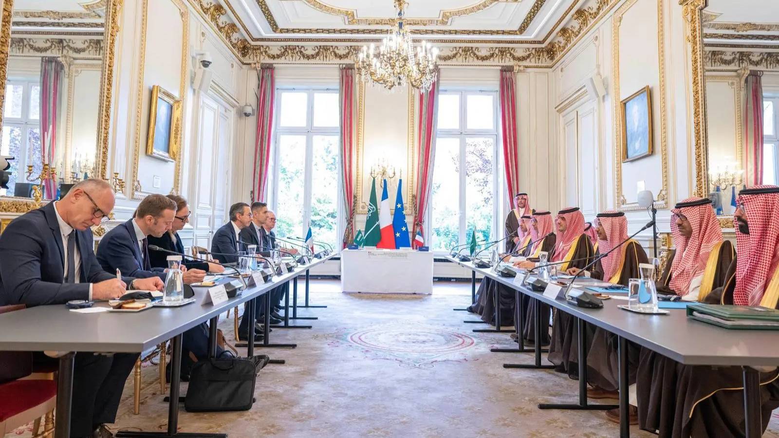 السعودية وفرنسا تتفقان على وثيقة تنفيذية لتعزيز التعاون الأمني المستقبلي