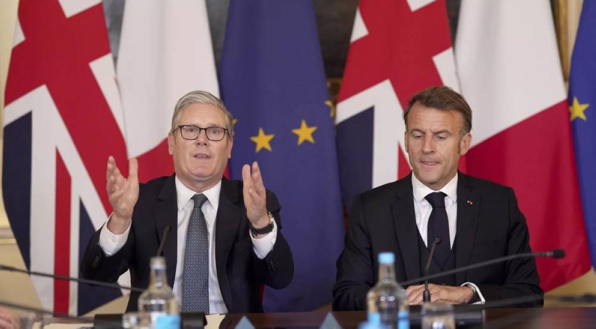 بريطانيا تستعد لإرسال مساعدات إنسانية إلى غزة عبر الأجواء