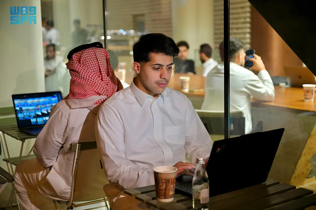 تجديد المشهد المهني في الرياض عبر تجربة العمل في المقهى