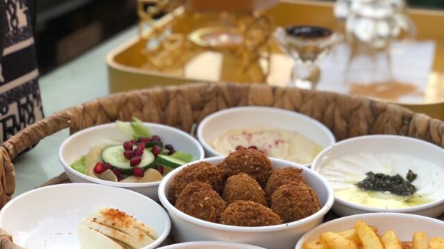 جدة تكشف عن تفاصيل المنيو وقيمة الطلبات للطاولات المطلة وغير المطلة